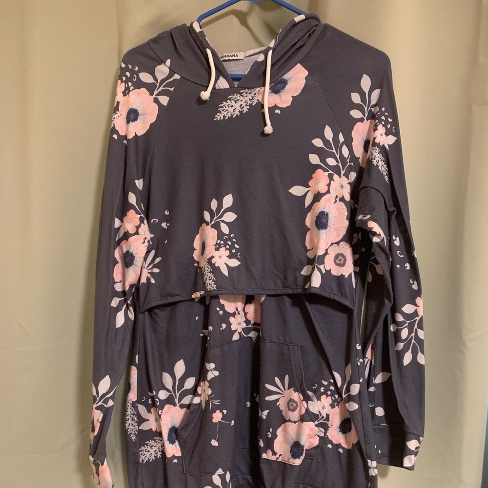Nursing sweatshirt